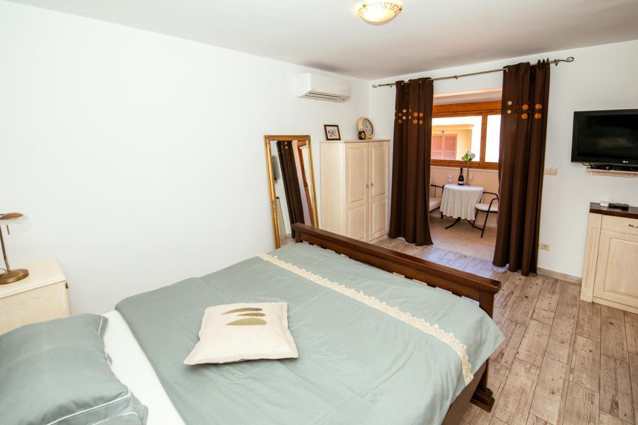 M&M Apartments Biograd Na Moru Exterior foto